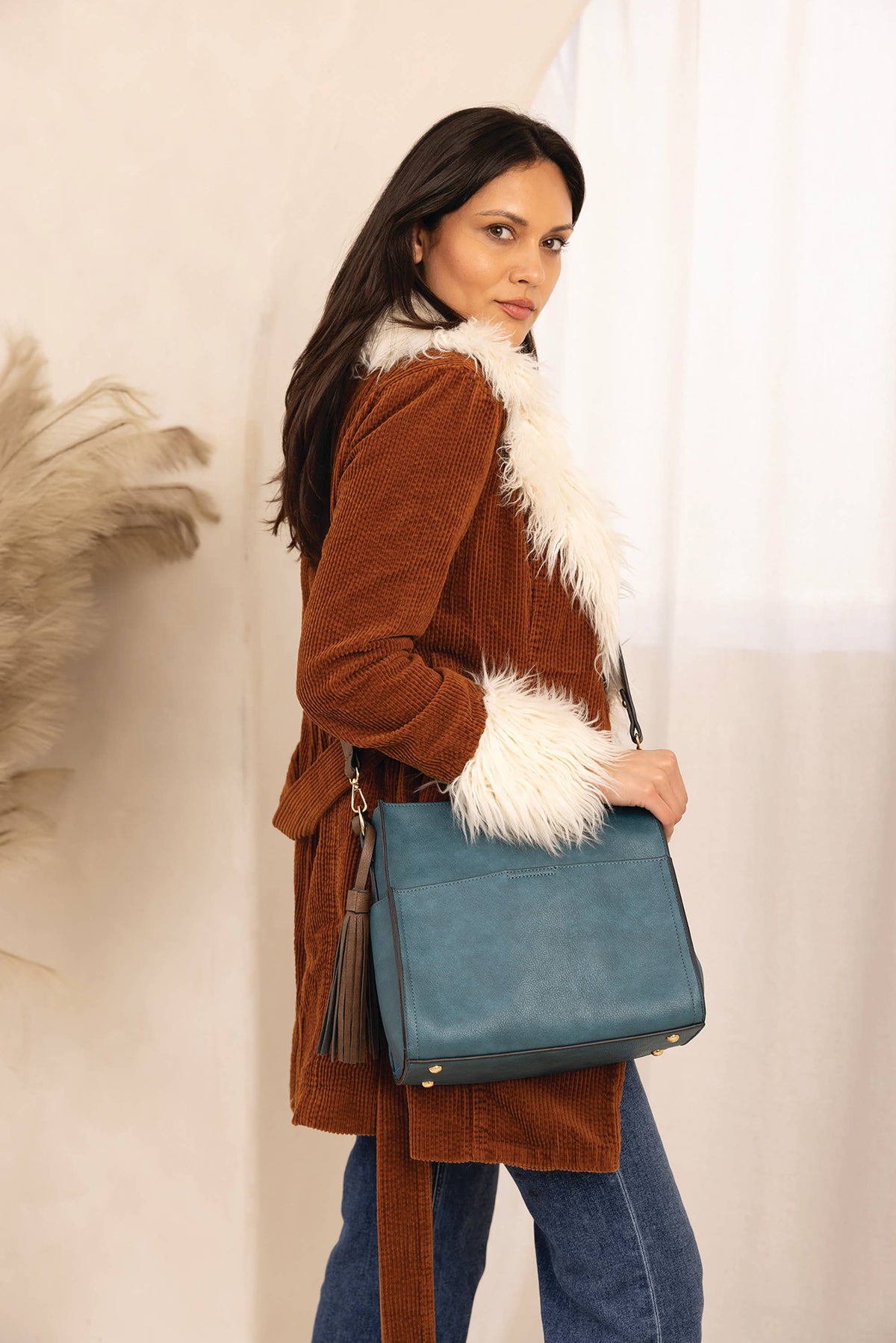 Jen & Co. - Lyla 2-in-1 Bucket Bag w/ Guitar Strap | M1867