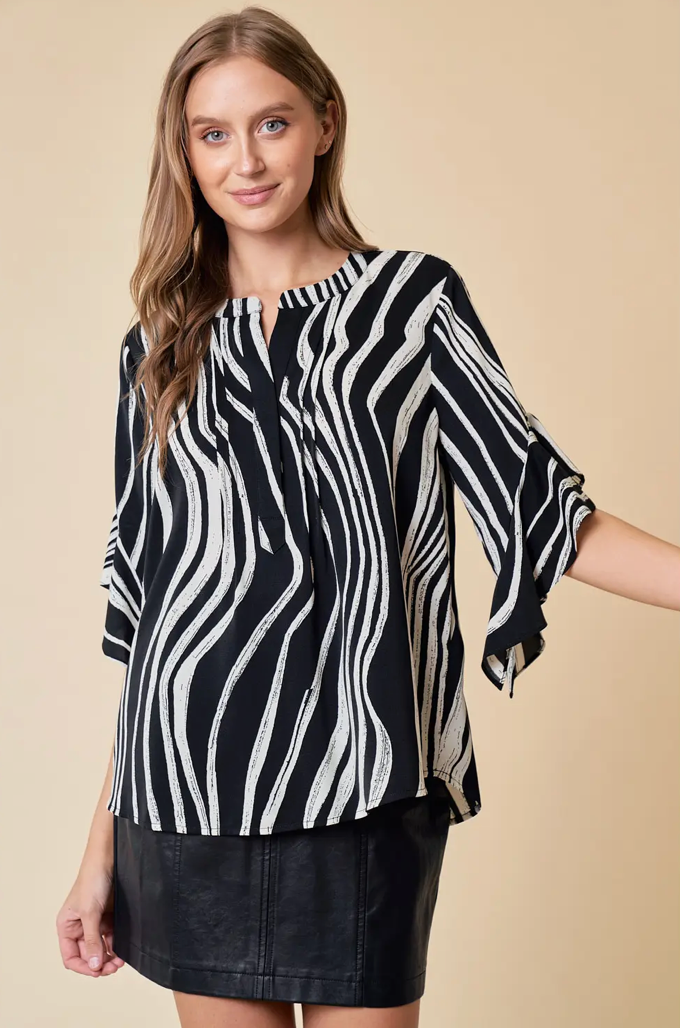 Doe and Rae - BRUSH STROKE PRINTED V-NECK BLOUSE
